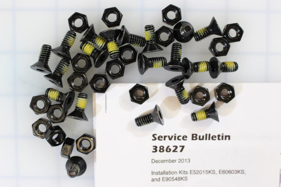 E52015KS RETRO 50 / 50 RAMP HINGE HARDWARE CHRYSLER KIT SHIPOUT