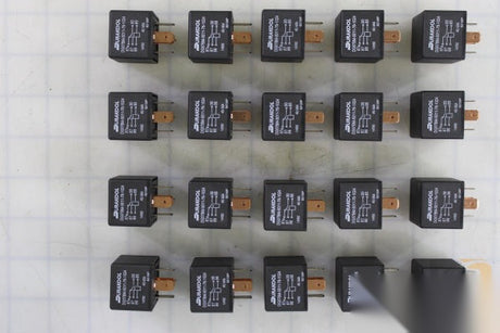 400193 Relay 24V SPDT with Mag Arc Blowout